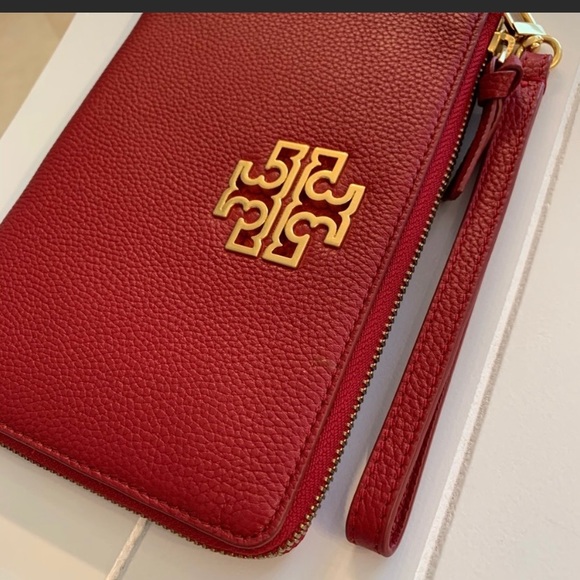 Tory Burch Britten Large Zip Leather pouch wristlet, Redstone color - Picture 4 of 10